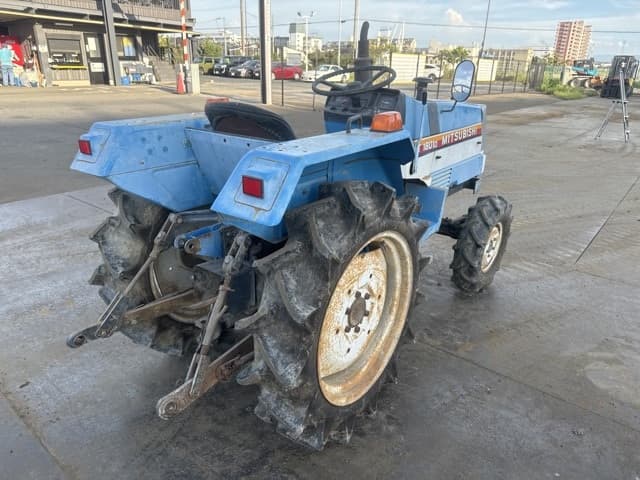 Tractor — Auction (lot 8457-11001)