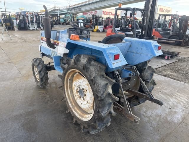 Tractor — Auction (lot 8457-11001)