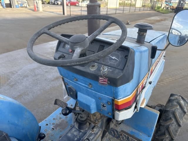 Tractor — Auction (lot 8457-11001)