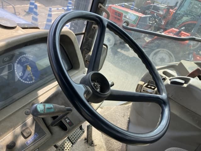 Tractor — Auction (lot 8457-1108)