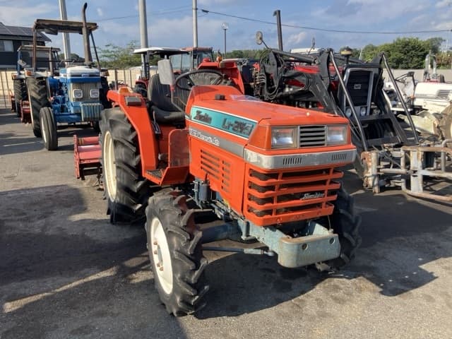 Tractor — Auction (lot 8457-1109)