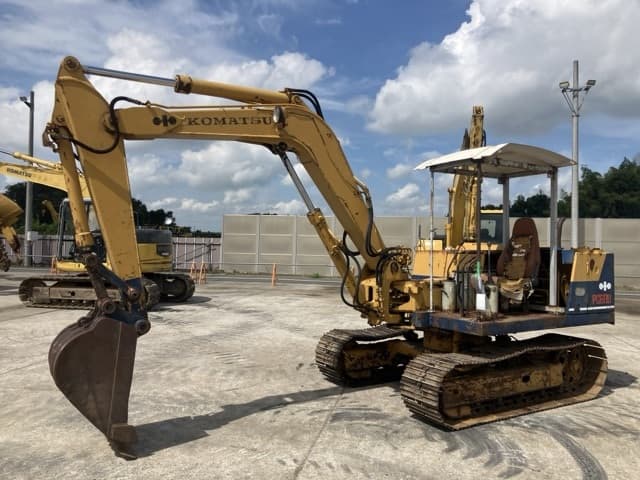 EXCAVATOR — Auction (lot 8457-111)
