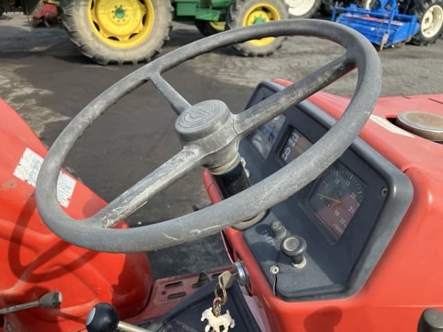 Tractor — Auction (lot 8457-1113)