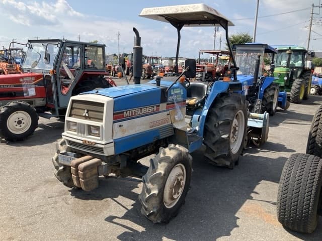 Tractor — Auction (lot 8457-1121)