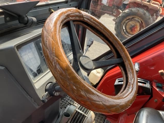 Tractor — Auction (lot 8457-1123)