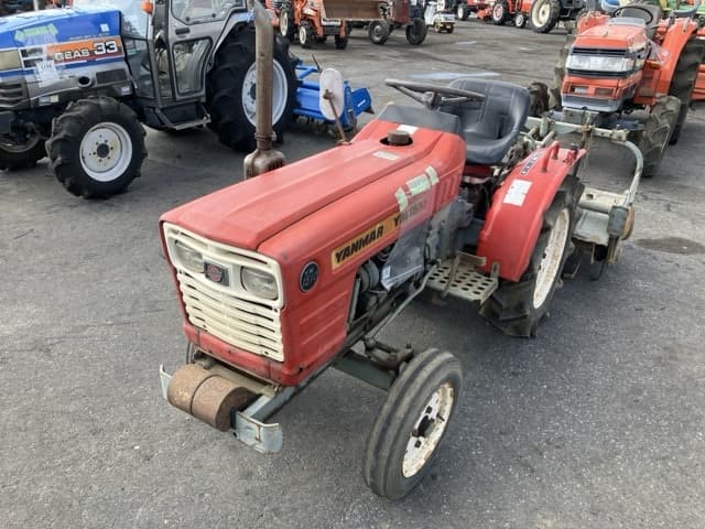 Tractor — Auction (lot 8457-1125)