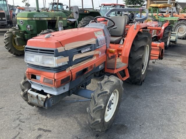 Tractor — Auction (lot 8457-1127)