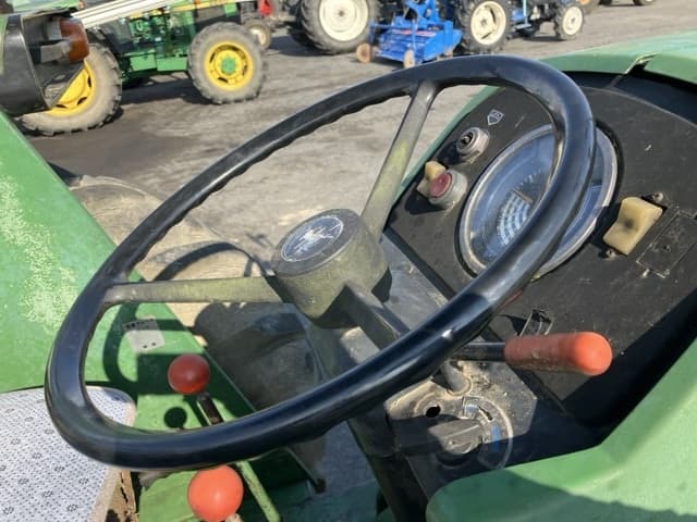 Tractor — Auction (lot 8457-1133)