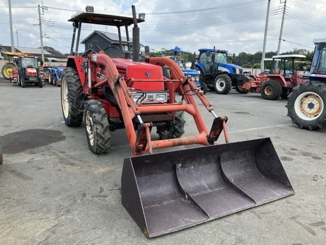 Tractor — Auction (lot 8457-1136)