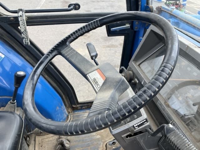 Tractor — Auction (lot 8457-1138)