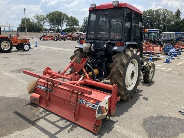 Tractor — Auction (lot 8457-1140)