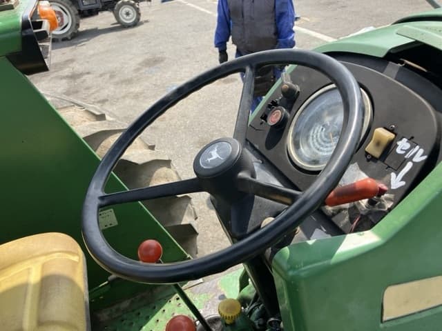 Tractor — Auction (lot 8457-1141)