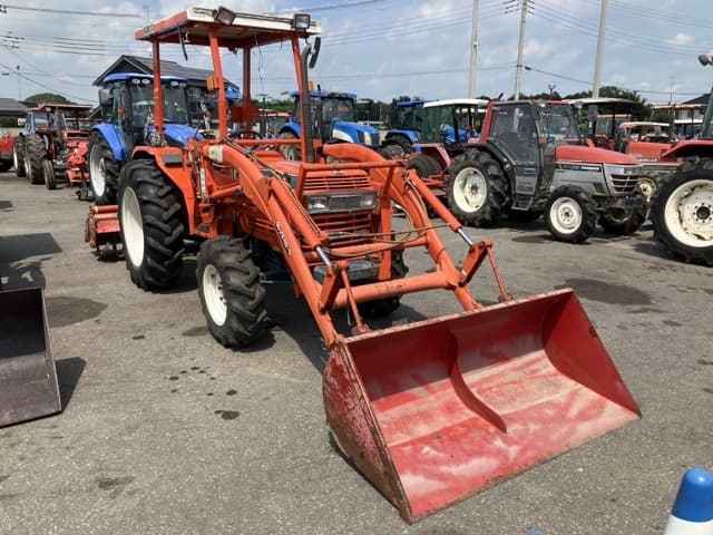 Tractor — Auction (lot 8457-1142)