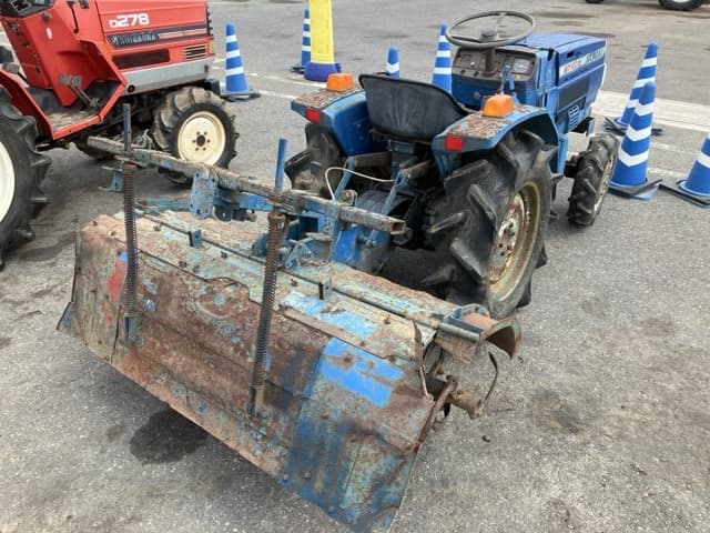Tractor — Auction (lot 8457-1143)