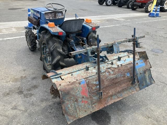 Tractor — Auction (lot 8457-1143)