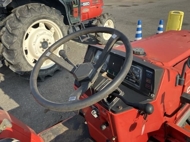 Tractor — Auction (lot 8457-1144)