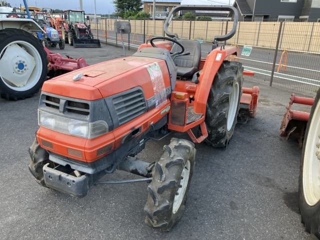 Tractor — Auction (lot 8457-1149)