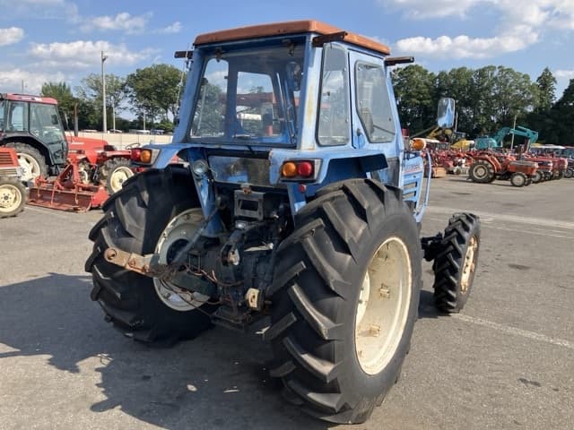 Tractor — Auction (lot 8457-1161)