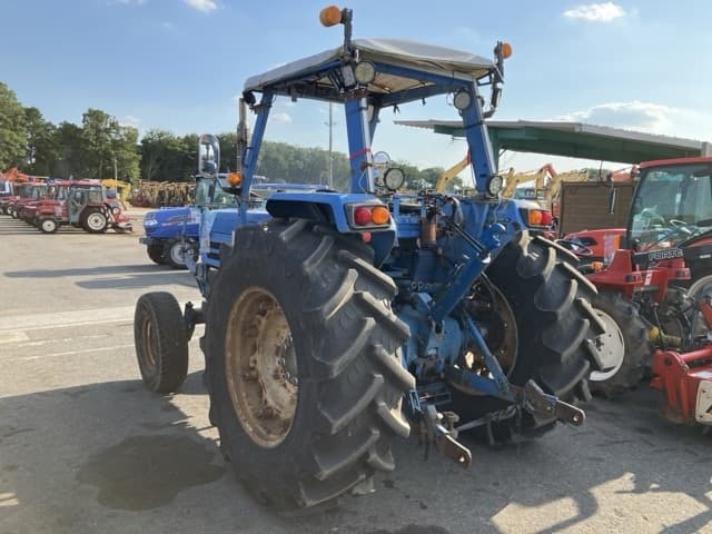 Tractor — Auction (lot 8457-1168)