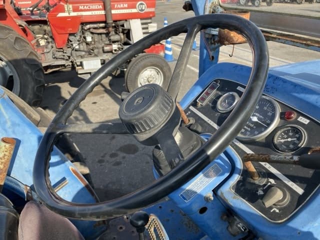 Tractor — Auction (lot 8457-1168)