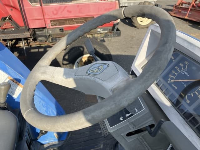 Tractor — Auction (lot 8457-1175)