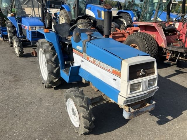 Tractor — Auction (lot 8457-1186)