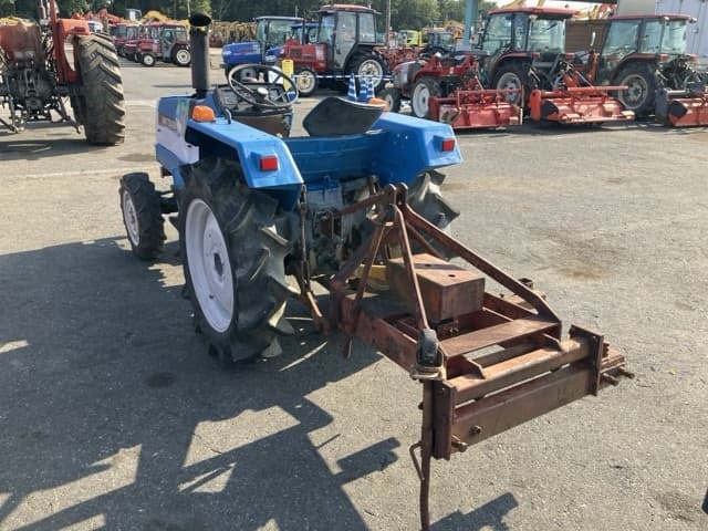 Tractor — Auction (lot 8457-1186)