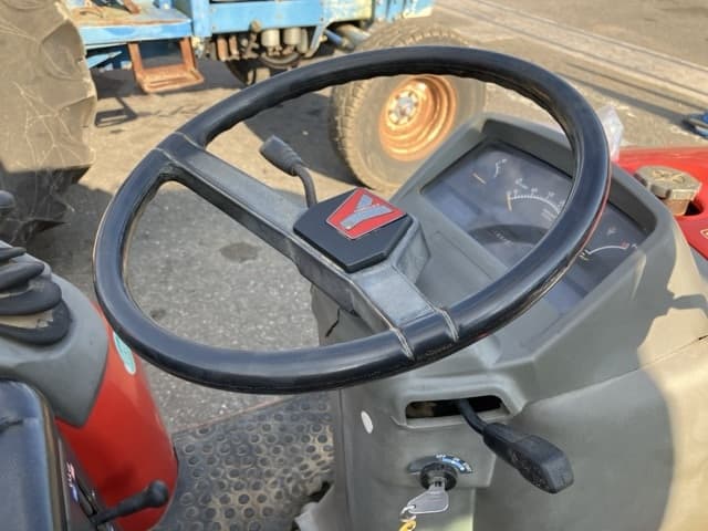 Tractor — Auction (lot 8457-1198)