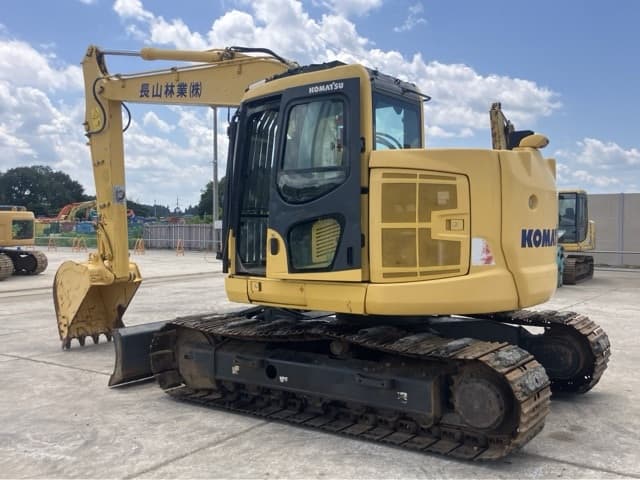 EXCAVATOR — Auction (lot 8457-12)
