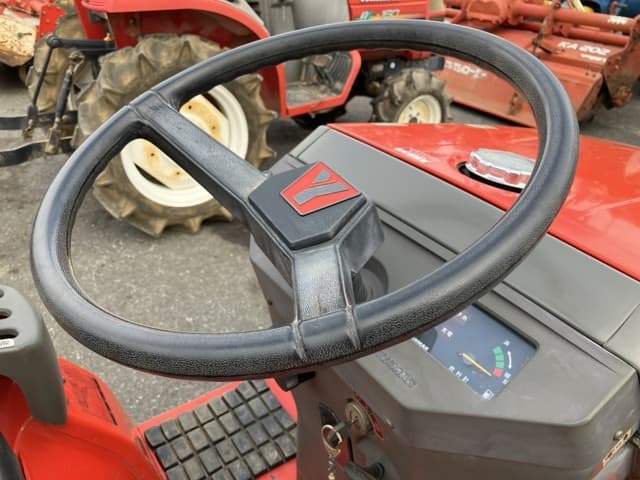 Tractor — Auction (lot 8457-1200)