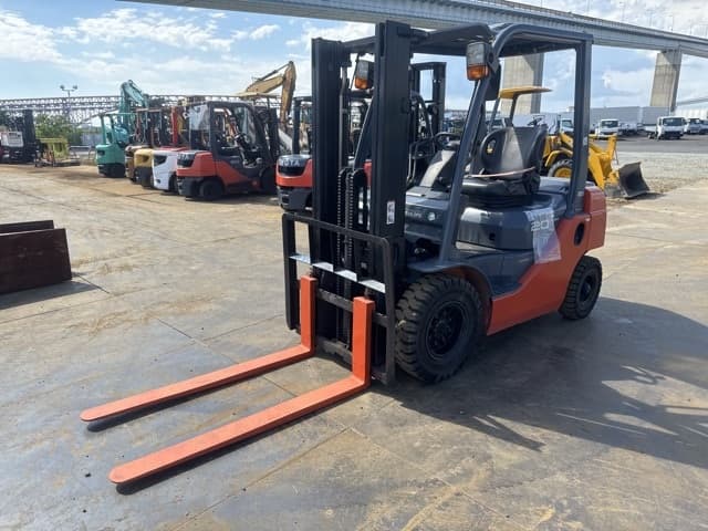 Forklift — Auction (lot 8457-12006)