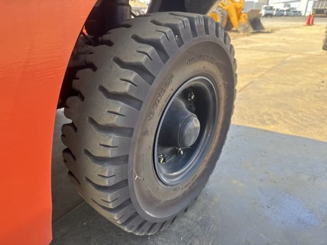 Forklift — Auction (lot 8457-12006)