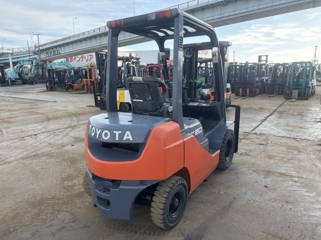 Forklift — Auction (lot 8457-12007)