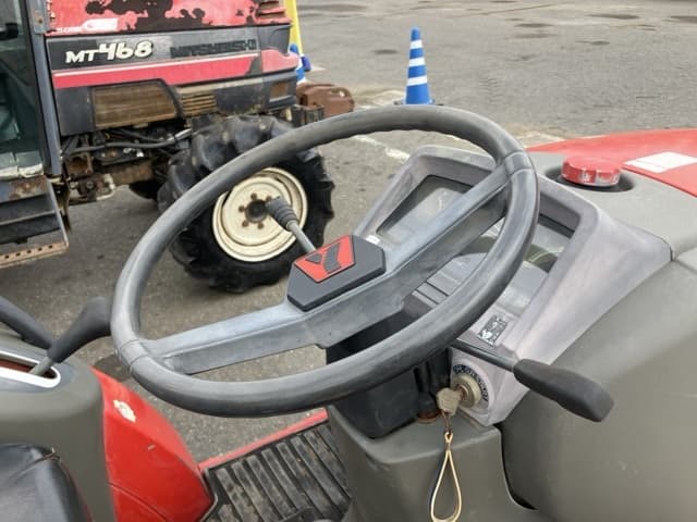 Tractor — Auction (lot 8457-1201)