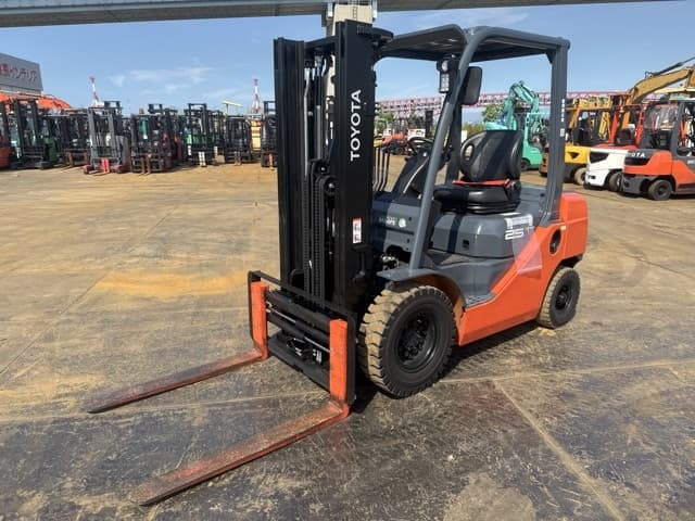Forklift — Auction (lot 8457-12010)