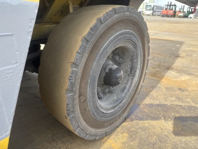 Forklift — Auction (lot 8457-12016)