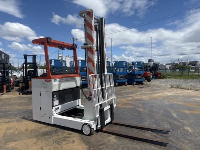 Reach Forklift — Auction (lot 8457-12019)