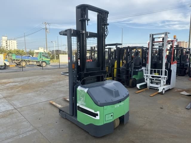 Battery Forklift — Auction (lot 8457-12023)