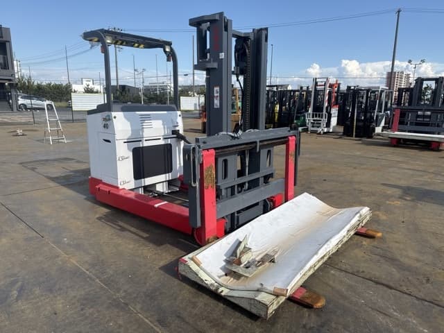Reach Forklift — Auction (lot 8457-12025)