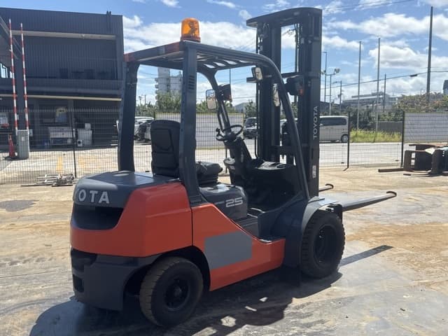 Forklift — Auction (lot 8457-12026)