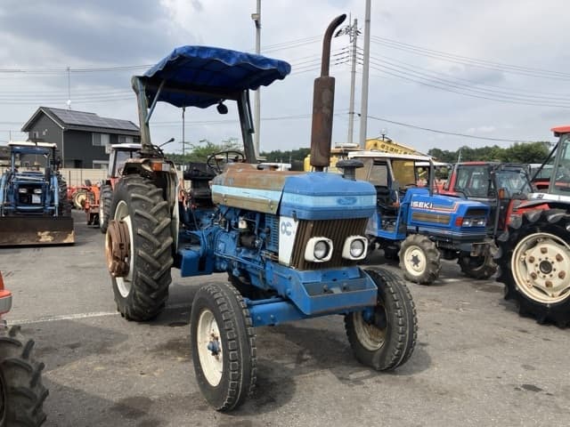 Tractor — Auction (lot 8457-1203)