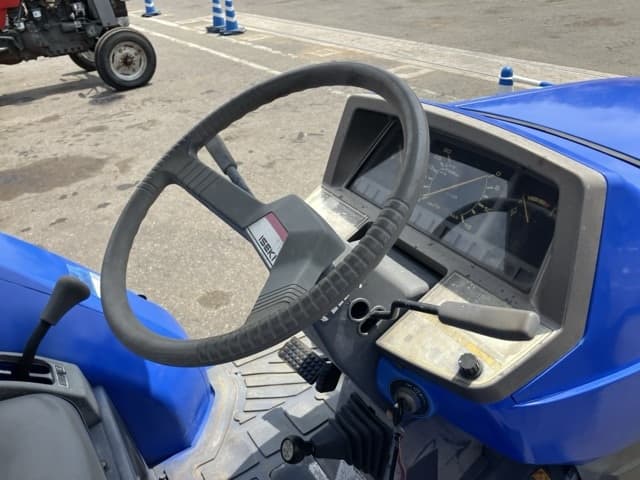 Tractor — Auction (lot 8457-1205)