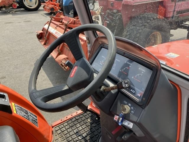 Tractor — Auction (lot 8457-1206)