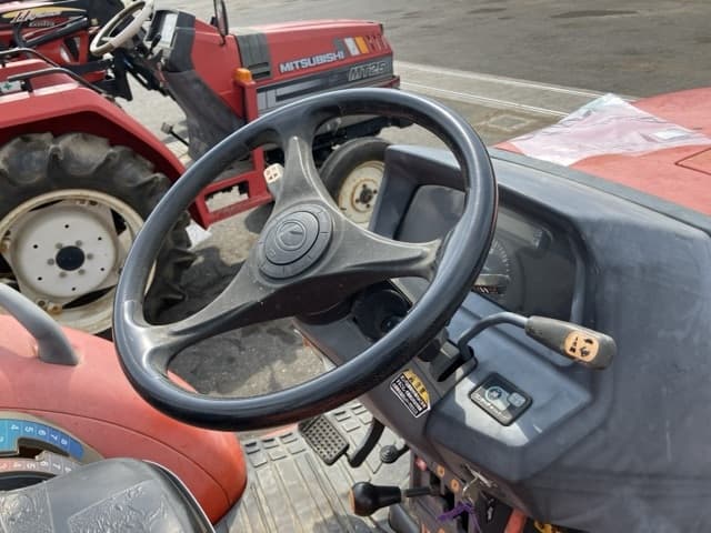 Tractor — Auction (lot 8457-1207)