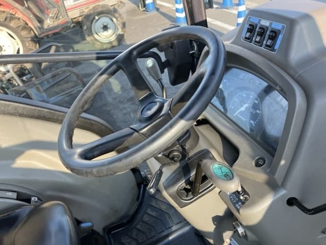 Tractor — Auction (lot 8457-1210)