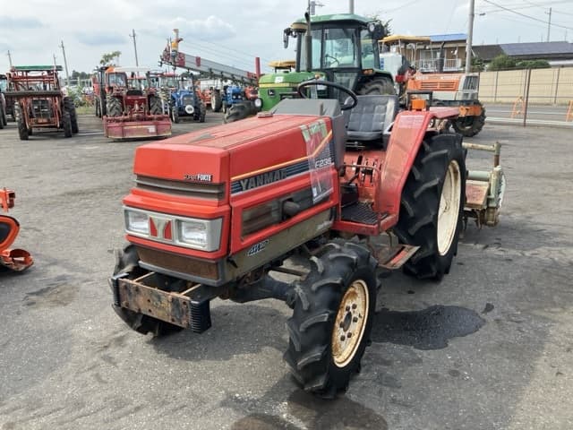 Tractor — Auction (lot 8457-1211)