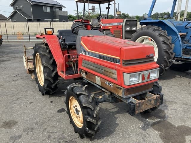 Tractor — Auction (lot 8457-1211)