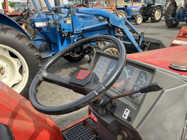 Tractor — Auction (lot 8457-1211)
