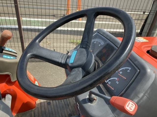Tractor — Auction (lot 8457-1217)