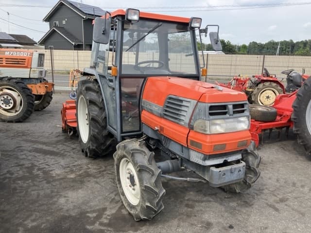 Tractor — Auction (lot 8457-1220)